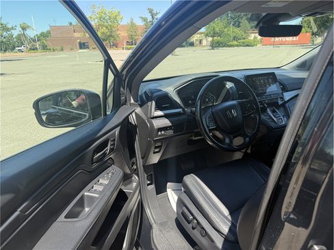 Used 2023 Honda Odyssey EX-L image 11