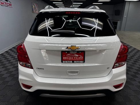 Used 2019 Chevrolet Trax LT w/ LT Convenience Package image 11