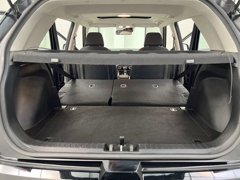 Used 2025 Hyundai Venue SEL FWD image 30