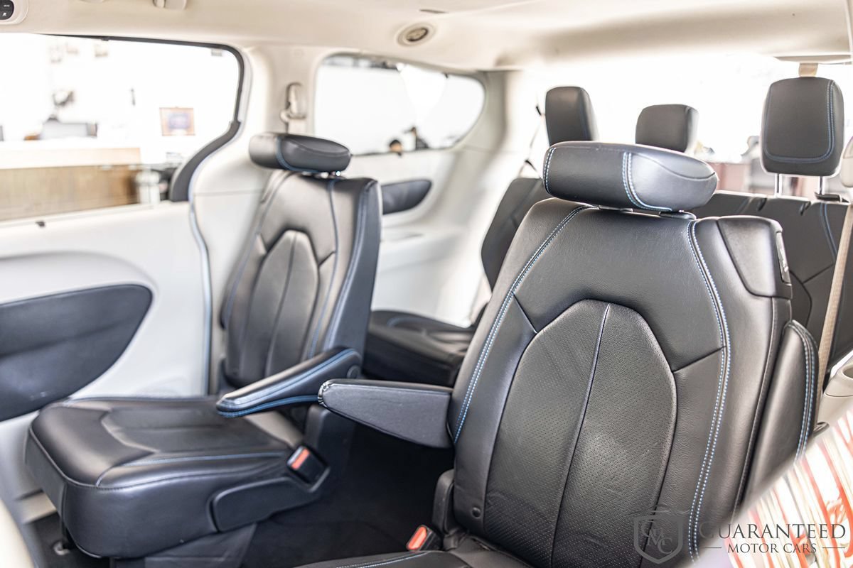 Used 2021 Chrysler Pacifica Touring-L FWD image 32
