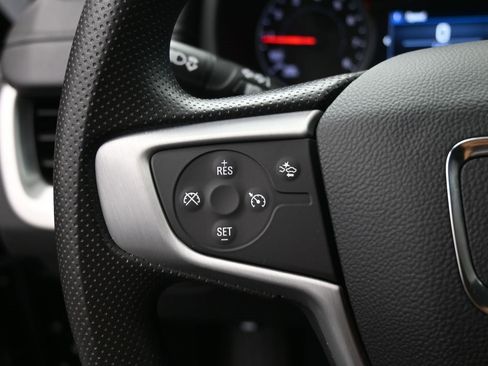 Used 2023 GMC Terrain SLE w/ Driver Convenience Package image 2