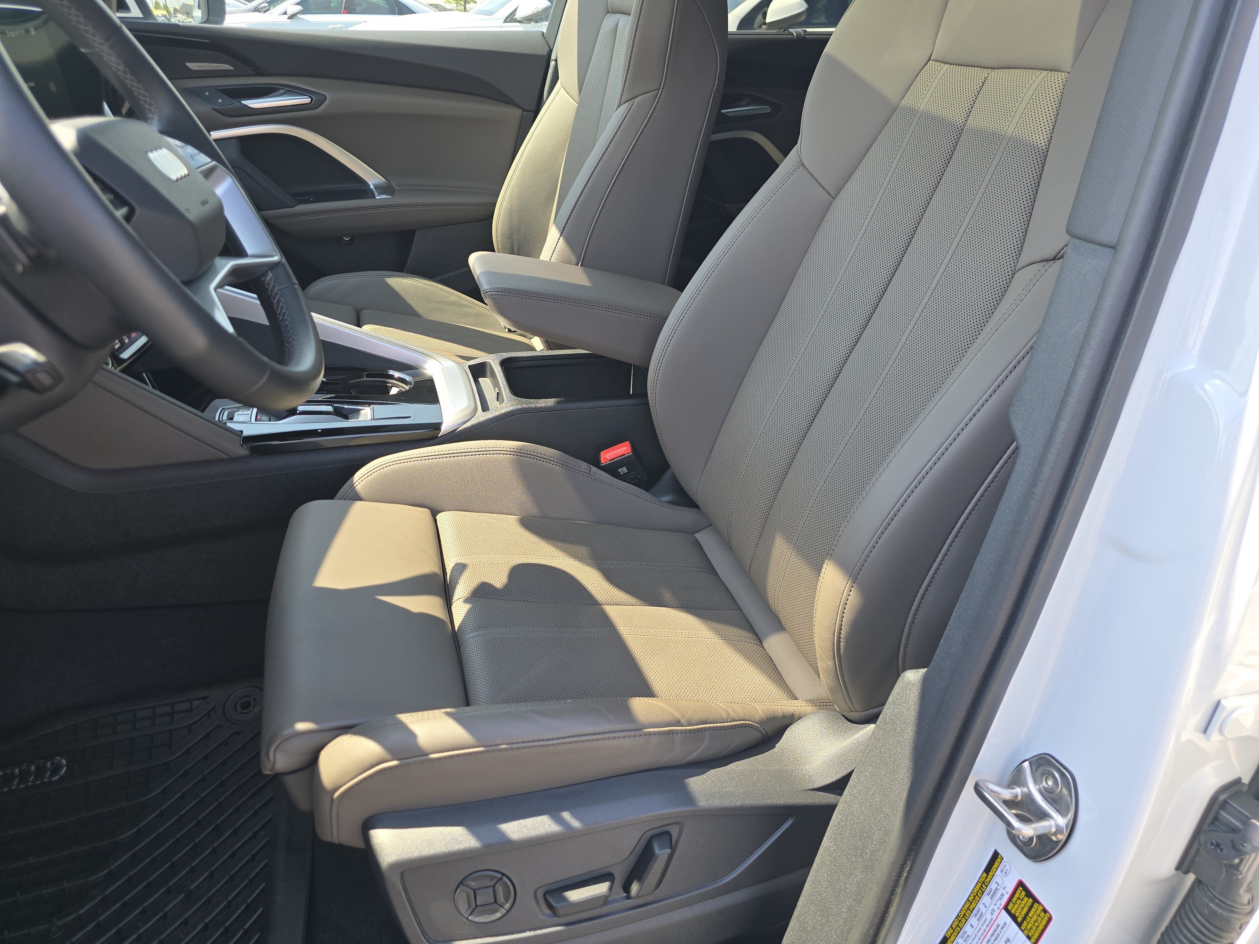 Certified 2025 Audi Q5 Premium Plus w/ Premium Plus AWD/4WD image 22