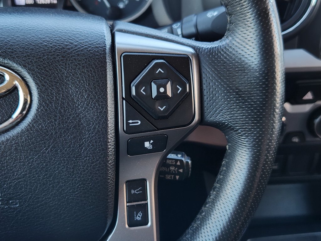 Used 2021 Toyota Tacoma SR5 AWD/4WD image 18