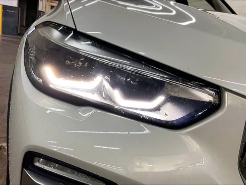 Used 2021 BMW X5 xDrive40i w/ Premium Package image 30