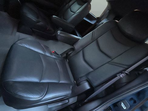 Used 2017 Cadillac Escalade Luxury image 23