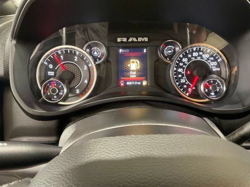Used 2024 RAM 3500 Big Horn AWD/4WD image 17