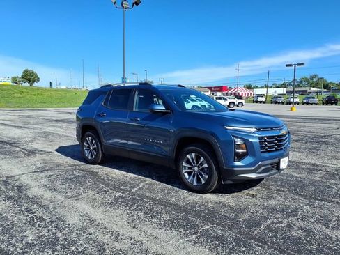 Used 2025 Chevrolet Equinox LT w/ Convenience Package II AWD/4WD image 11