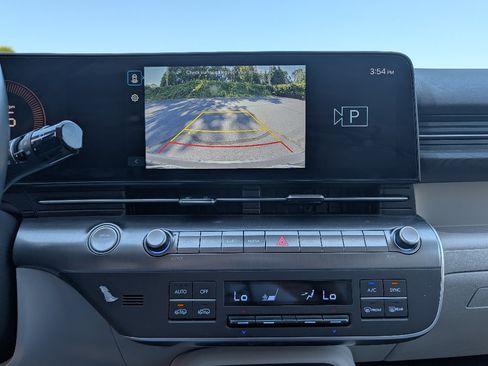 Used 2024 Hyundai Kona SEL FWD image 24