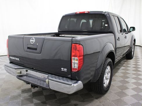 Used 2010 Nissan Frontier SE image 23