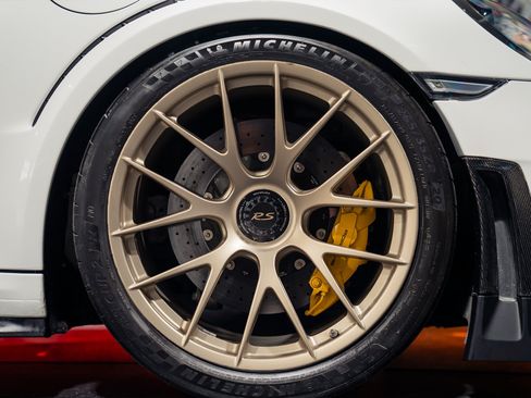 Used 2018 Porsche 911 GT2 RS RWD image 4