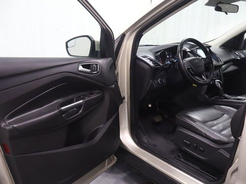 Used 2018 Ford Escape SEL image 10