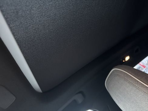 Used 2023 Volvo XC40 Recharge Ultimate image 8