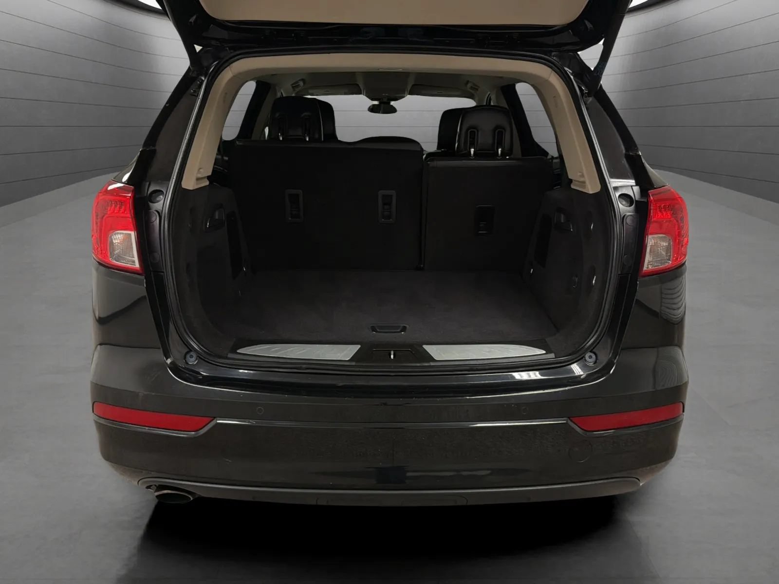 Used 2017 Buick Envision Essence FWD image 17