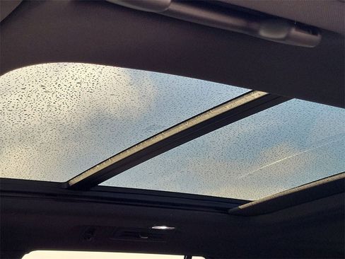 Used 2023 Chevrolet Tahoe High Country image 18