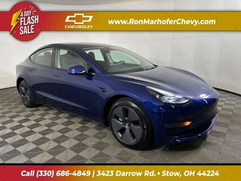 Used 2023 Tesla Model 3 Standard Range image 1