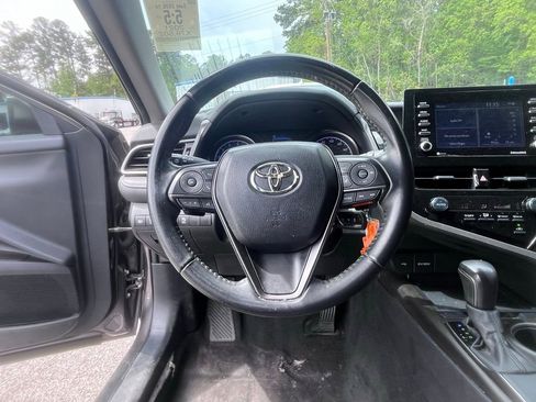 Used 2021 Toyota Camry SE image 8