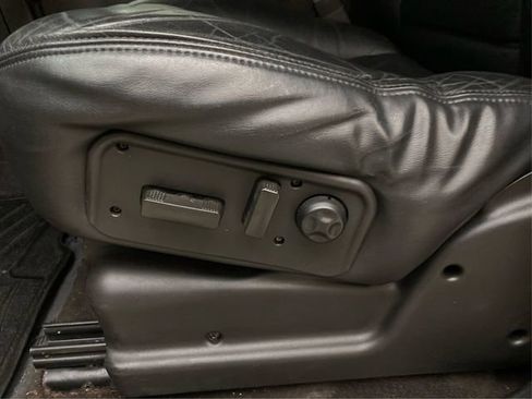 Used 2005 HUMMER H2 Luxury w/ Preferred Equipment Group image 24