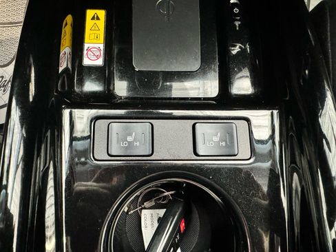 Used 2021 Toyota Prius Prime Limited FWD image 18