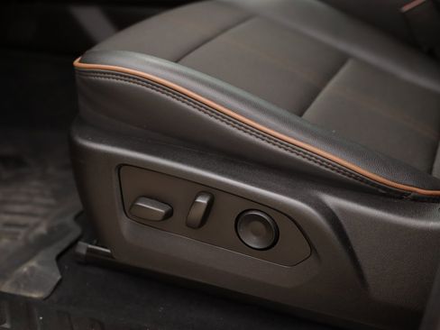 Used 2023 GMC Canyon AT4 image 23