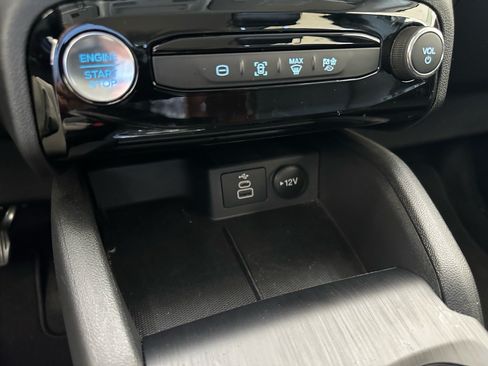 Certified 2026 Ford Escape SE FWD image 29