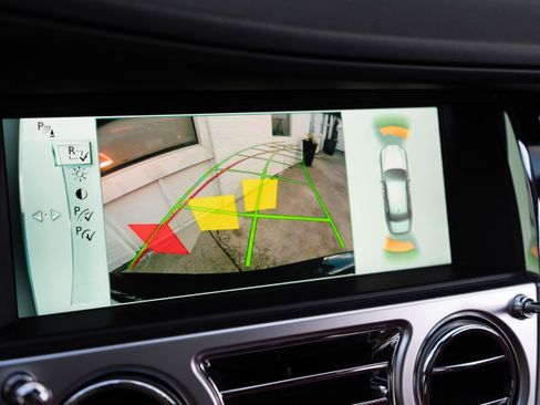 Used 2016 Rolls-Royce Ghost image 17