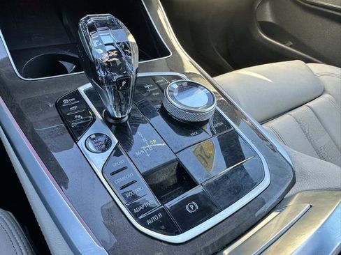 Used 2022 BMW X5 sDrive40i w/ M Sport Package image 18