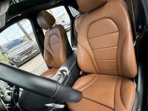 Used 2020 Mercedes-Benz GLC 300 image 19