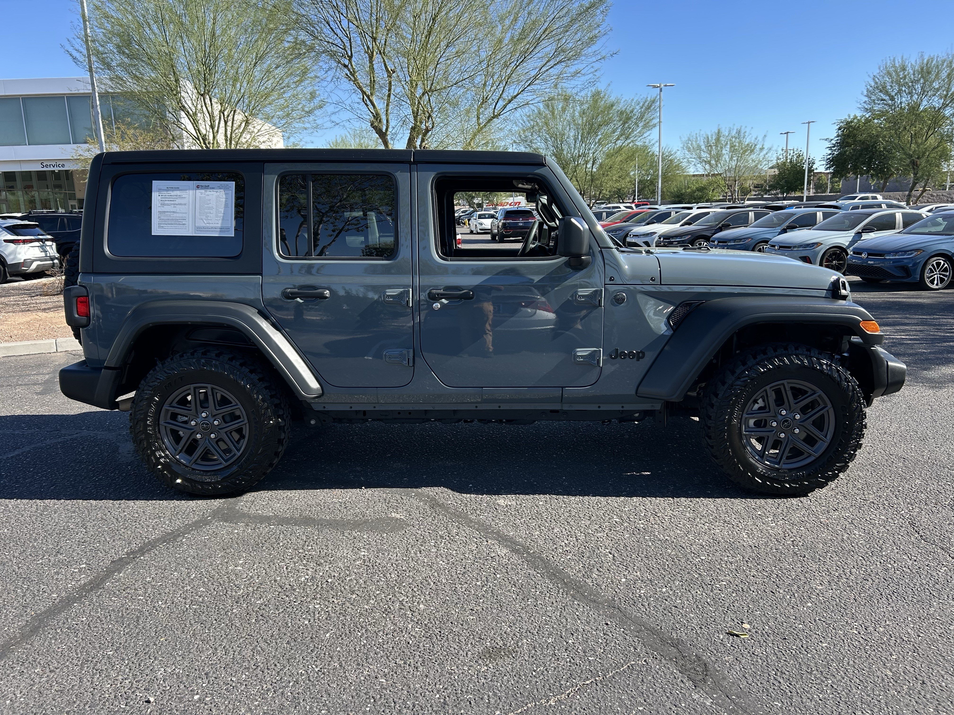 Used 2025 Jeep Wrangler Unlimited Sport AWD/4WD image 5