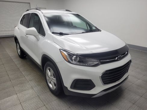 Used 2020 Chevrolet Trax LT w/ Driver Confidence Package FWD image 13