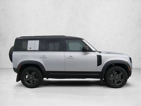 Used 2023 Land Rover Defender 110 X-Dynamic SE AWD/4WD image 4