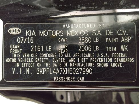 Used 2017 Kia Forte S image 33