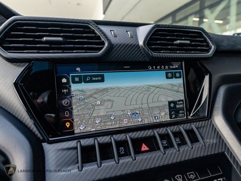 Used 2024 Lamborghini Urus Performante AWD/4WD image 18