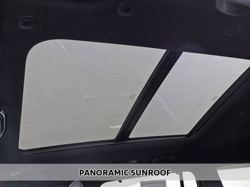 Used 2021 Jeep Grand Cherokee L Overland w/ Luxury Tech Group IV image 4