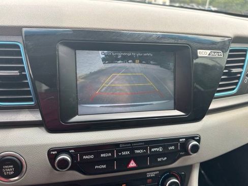 Used 2019 Kia Niro LX FWD image 29