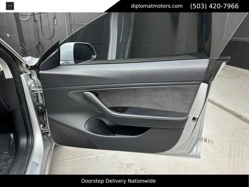 Used 2018 Tesla Model 3 Long Range image 24
