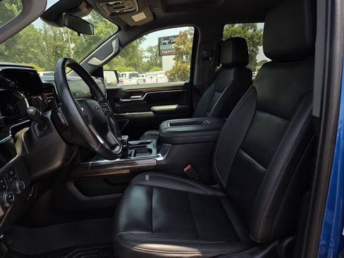 Used 2022 Chevrolet Silverado 1500 LT Trail Boss w/ Convenience Package II AWD/4WD image 14