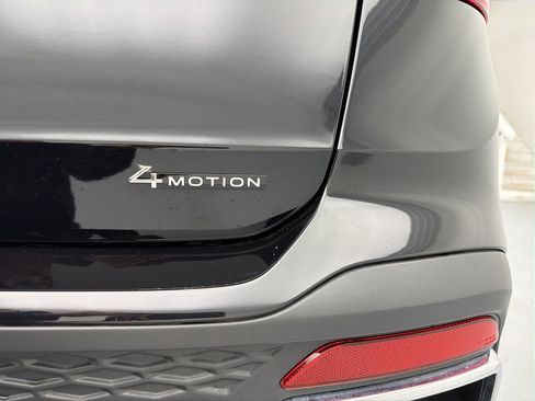 Used 2024 Volkswagen Taos SE image 55