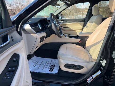 Used 2025 Jeep Grand Cherokee L Limited w/ Trailer Tow Package image 13