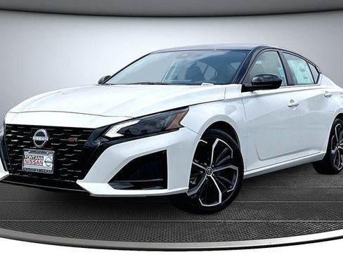 New 2026 Nissan Altima 2.5 SR FWD image 2