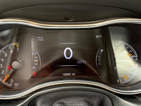 Used 2015 Jeep Grand Cherokee Limited image 7