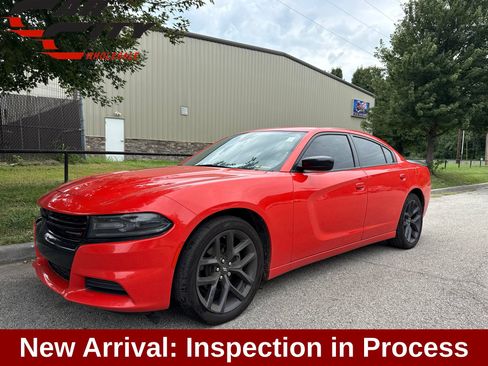 Used 2021 Dodge Charger SXT w/ Blacktop Package RWD image 1