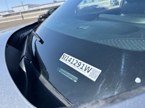 Used 2025 Chevrolet Traverse LT image 16