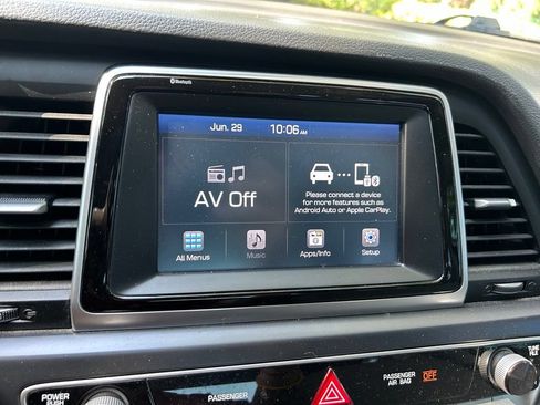 Used 2018 Hyundai Sonata SE FWD image 24