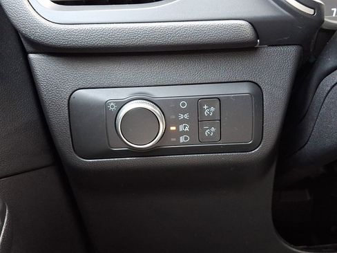 Used 2022 Ford Escape SE image 23