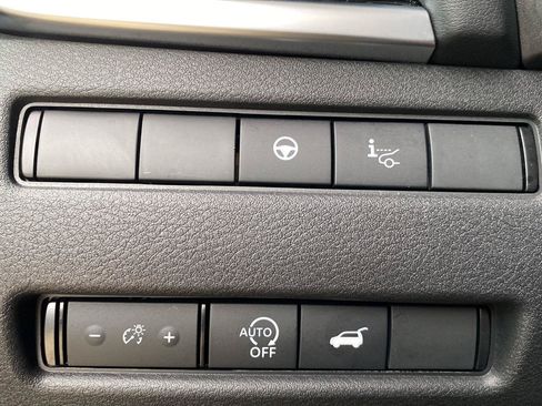 Certified 2025 Nissan Rogue SL w/ SL Premium Package AWD/4WD image 38