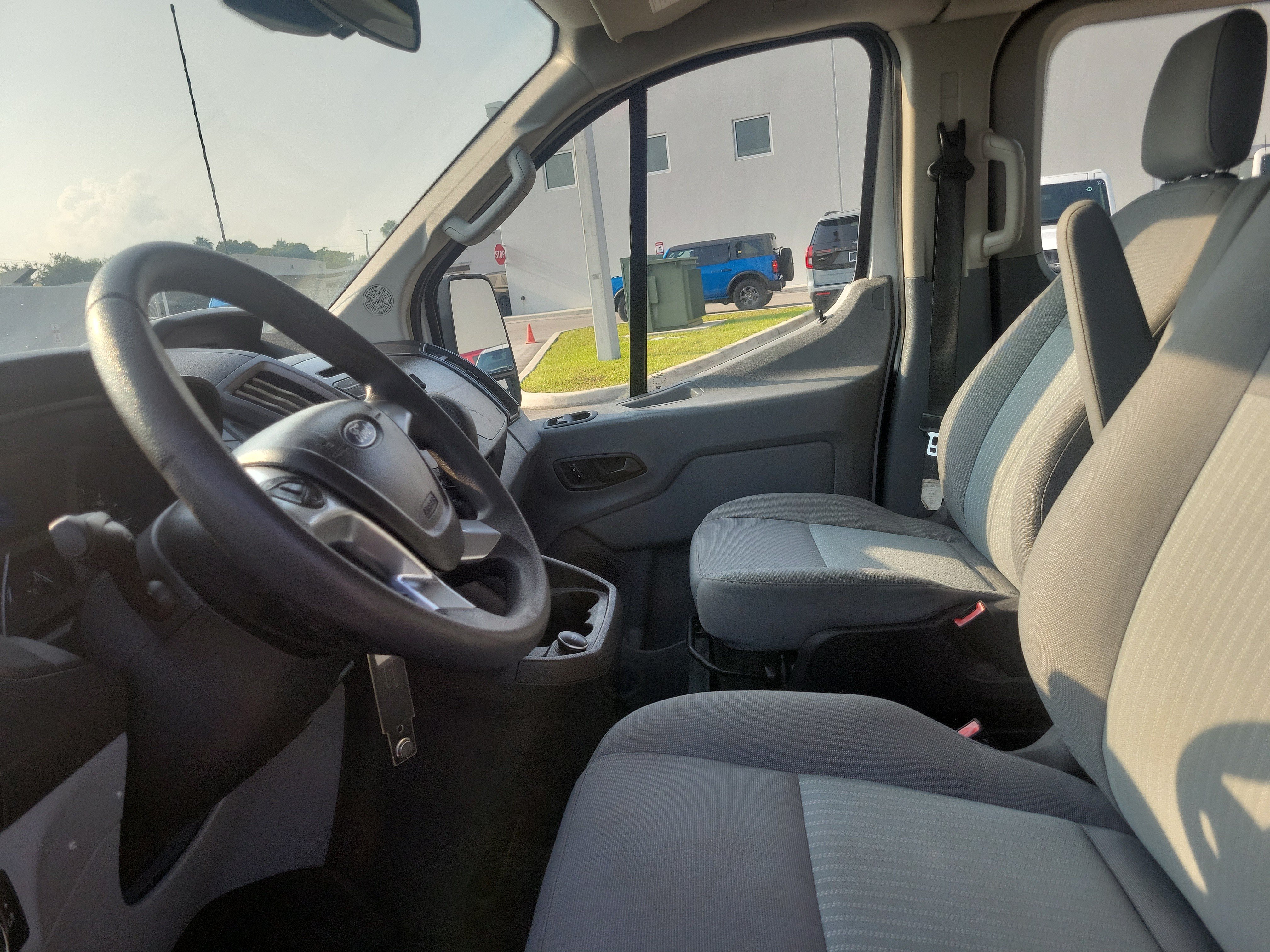 Used 2018 Ford Transit 350 XLT RWD image 11