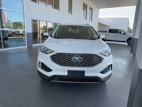 Certified 2024 Ford Edge SEL w/ Convenience Package AWD/4WD image 3