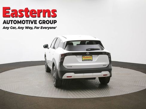 Used 2025 Nissan Kicks SV image 34