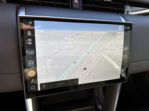 Used 2025 Land Rover Discovery Sport S image 15