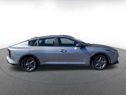 Used 2025 Kia K4 LXS image 16